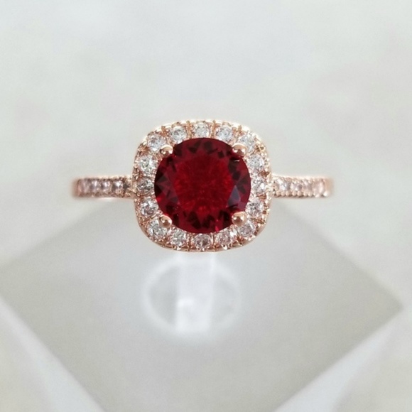 18k Ruby Ring - Picture 2 of 8